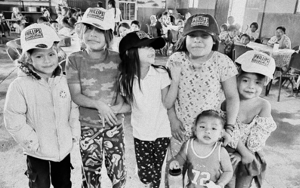 image of kids at miguel aleman location for holiday outreach campaign blog post