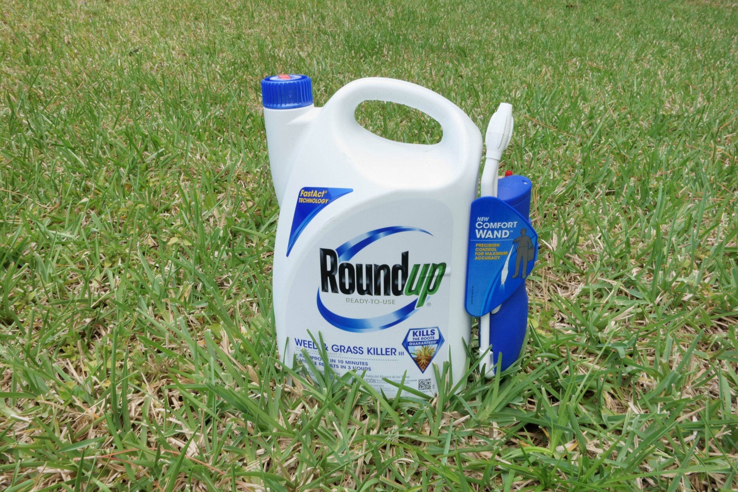 photo of jug of roundup for Is the Roundup Herbicide Diquat Toxic? blog post