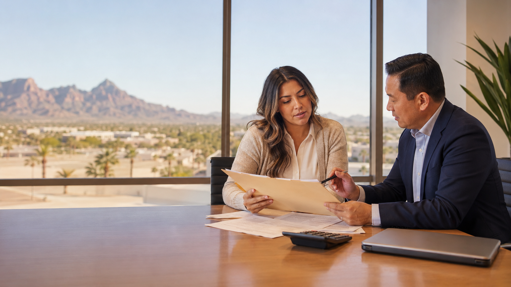 Personal Injury Lawyer in Phoenix Arizona Consulting Client