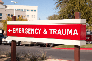 emergency room and trauma sign outside of hospital